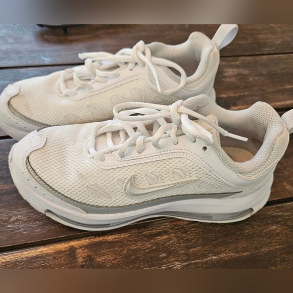 Women's Nike Air Max - Picture 9 of 10